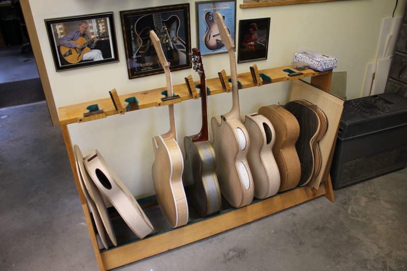 Monteleone guitars store